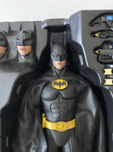 Load image into Gallery viewer, Hot Toys Batman Returns MMS 293 1:6 Scale Figure
