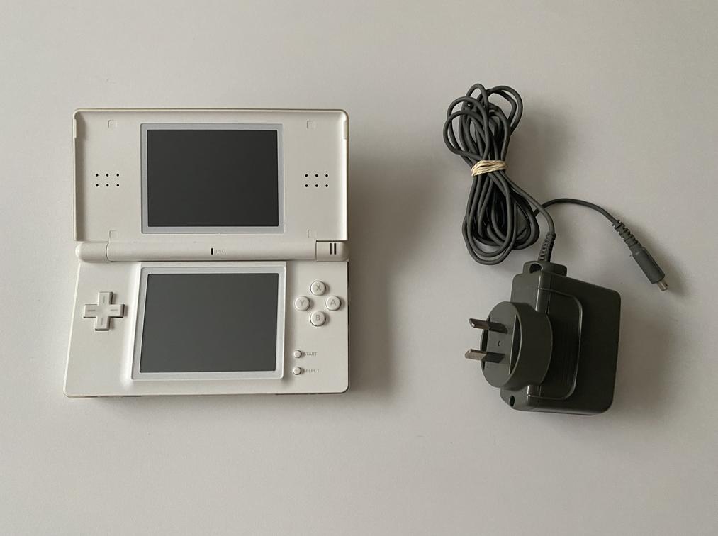 Nintendo DS Lite Console White with AC Adapter and Extra Stylus