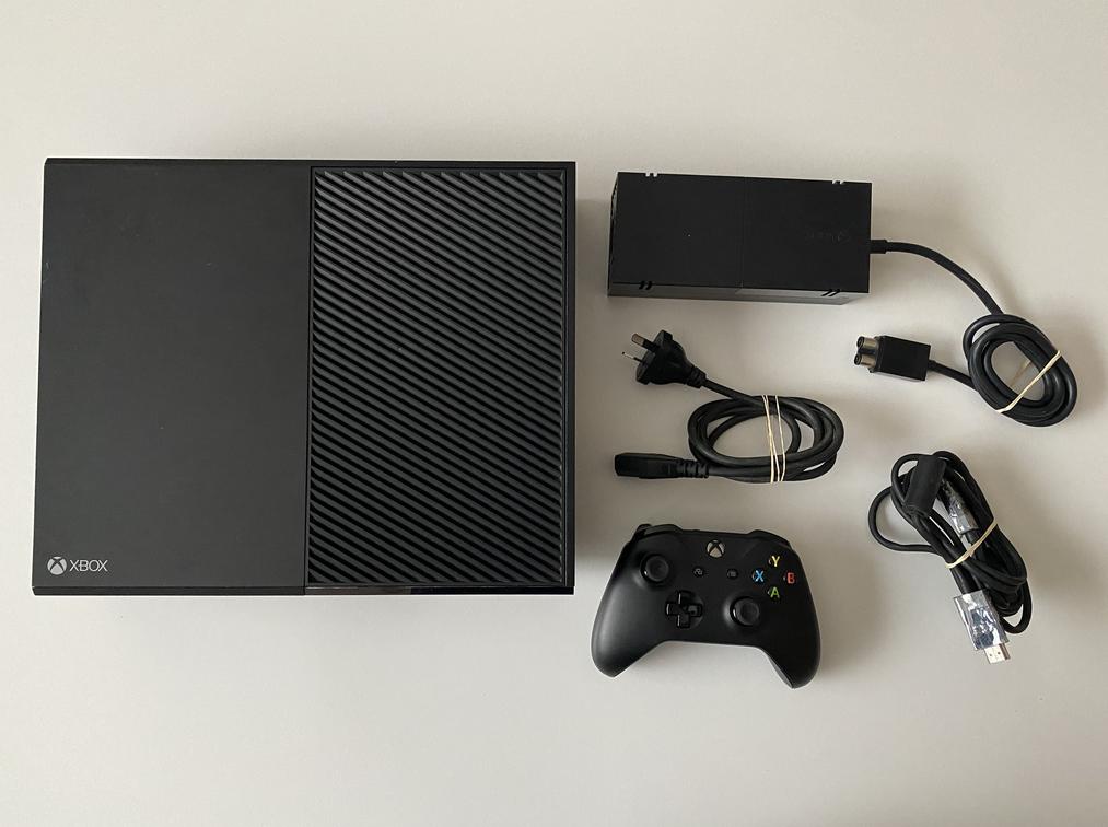 Microsoft Xbox One 500GB Console Black 1540