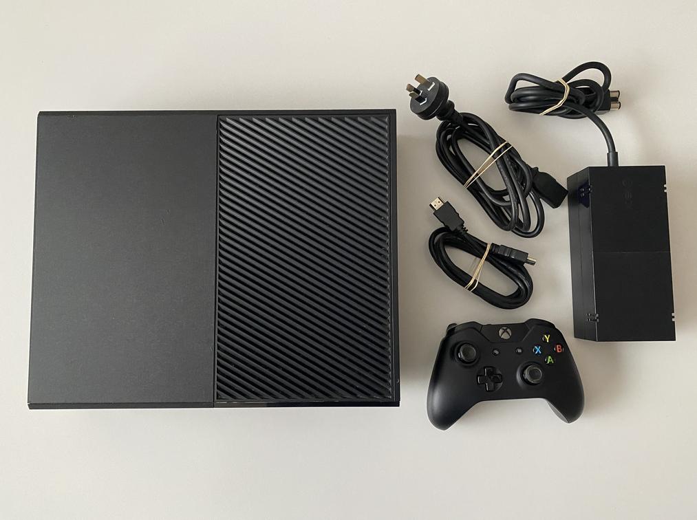 Microsoft Xbox One Black 500 hot GB Console