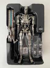 Load image into Gallery viewer, Hot Toys Endoskeleton Terminator Genesys MMS 352 1-6th Scale Collectible Figure