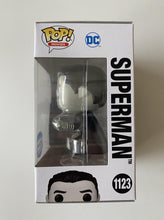 Load image into Gallery viewer, Superman 1123 Justice League DC Shop 4500 Pieces Funko Pop Vinyl