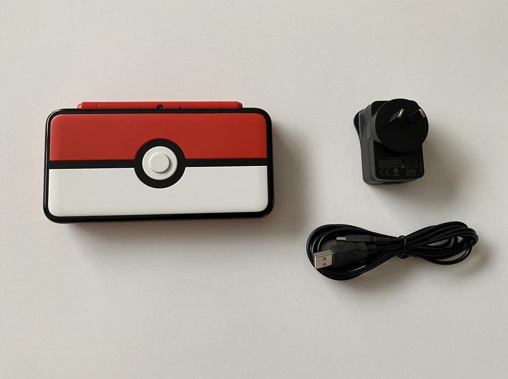 New Nintendo 2DS XL Console Pokeball Edition