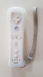 Nintendo Wii Remote White With Silicon Case