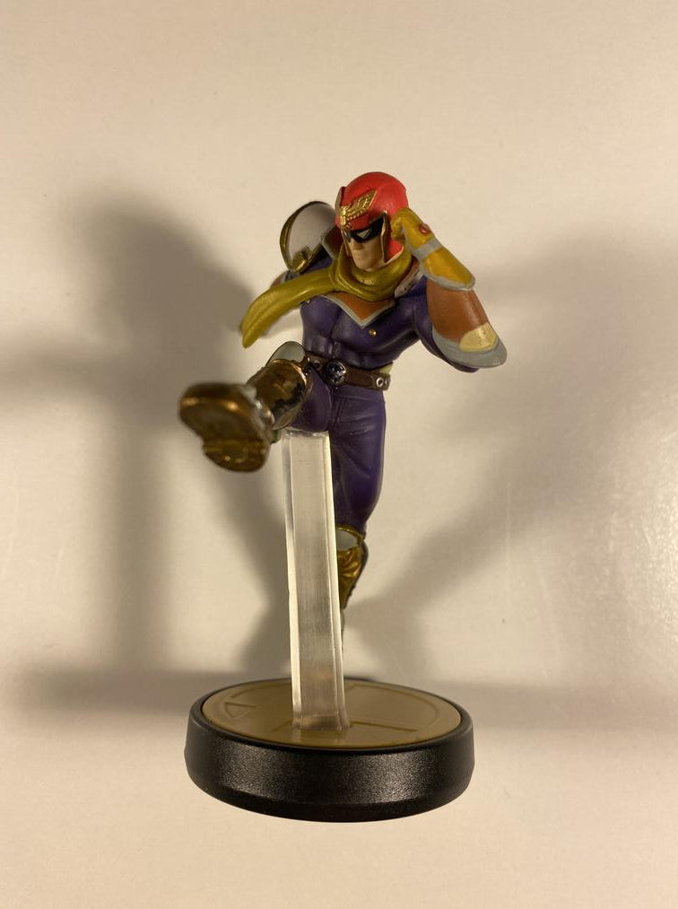 Captain Falcon No. 18 Nintendo Amiibo Super Smash Bros Collection