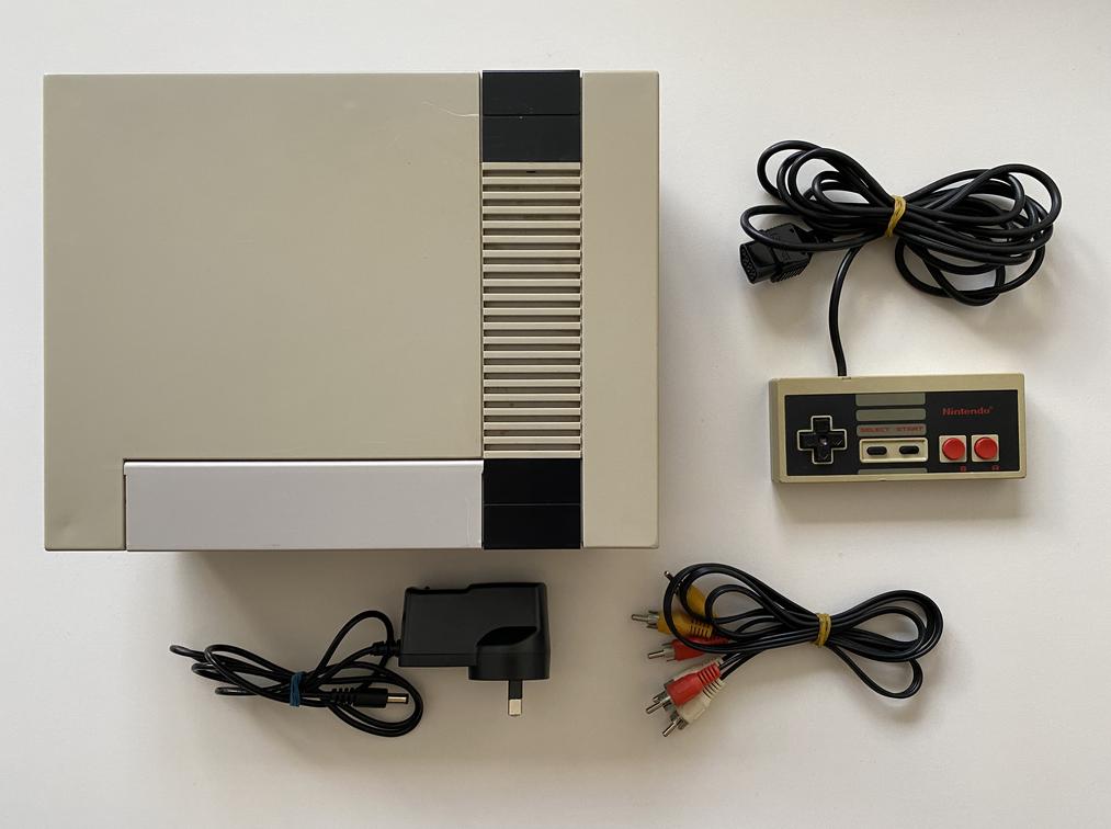 Nintendo Entertainment System NES Console Bundle NTSC-U/C