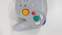Load image into Gallery viewer, Nintendo GameCube Wavebird Controller with Receiver White DOL-004
