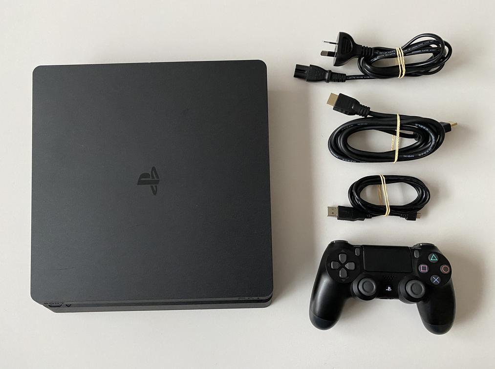 Sony PlayStation 4 PS4 - 500GB - Black Console - Very Good Condition